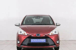 Хетчбэк Toyota Vitz 2017 года, 979000 рублей, Красноярск