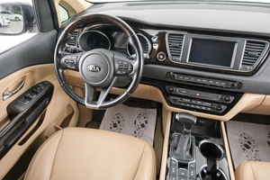 Минивэн Kia Carnival 2019 года, 2799000 рублей, Красноярск
