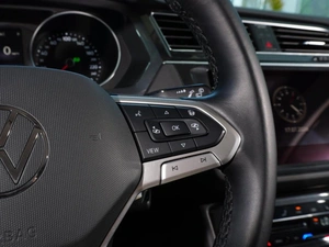 Внедорожник Volkswagen Tiguan 2021 года, 3360000 рублей, Тверь