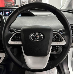 Лифтбек Toyota Prius 2016 года, 1697000 рублей, Красноярск