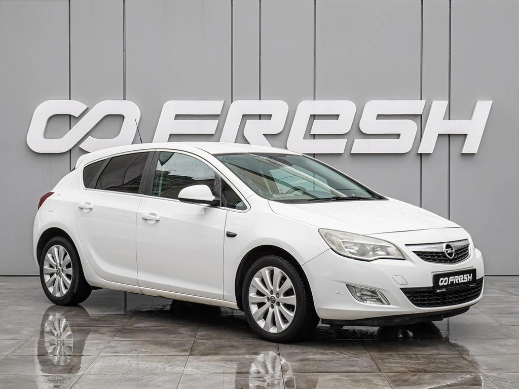 Хетчбэк Opel Astra 2012 года, 798000 рублей, Краснодар