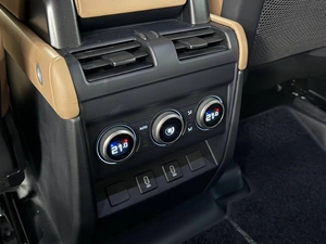 Внедорожник Land Rover Defender 2025 года, 18500000 рублей, Павловская Слобода