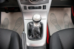 Седан Toyota Corolla 2011 года, 799000 рублей, Пермь