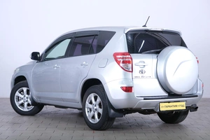 Внедорожник Toyota RAV4 2011 года, 1489000 рублей, Омск