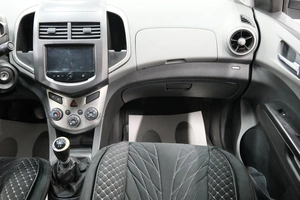 Седан Chevrolet Aveo 2014 года, 689000 рублей, Омск