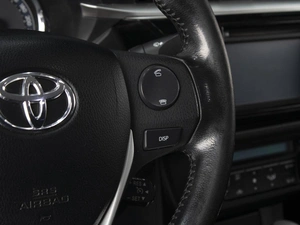 Седан Toyota Corolla 2013 года, 1050000 рублей, Омск