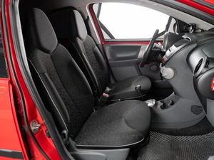 Хетчбэк Peugeot 107 2011 года, 530000 рублей, Тюмень