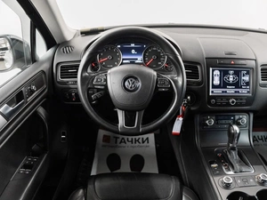 Внедорожник Volkswagen Touareg 2012 года, 2120000 рублей, Красноярск