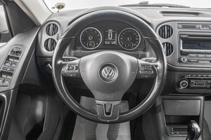 Внедорожник Volkswagen Tiguan 2012 года, 1189000 рублей, Барнаул