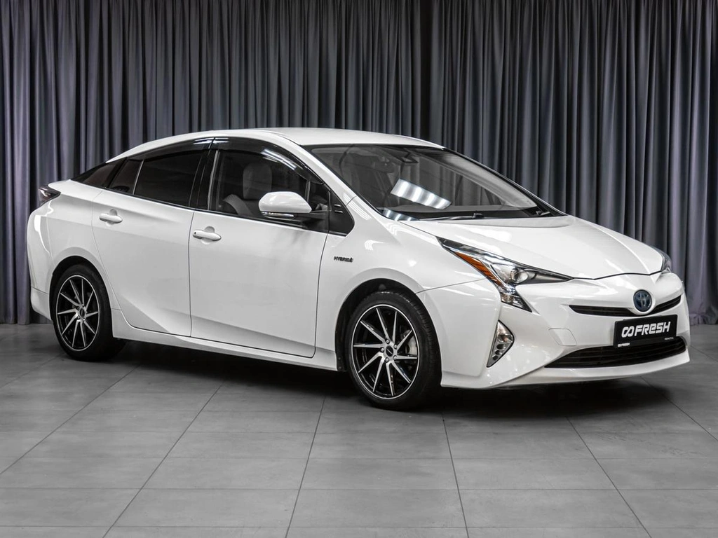Лифтбек Toyota Prius 2016 года, 1829000 рублей, Тюмень