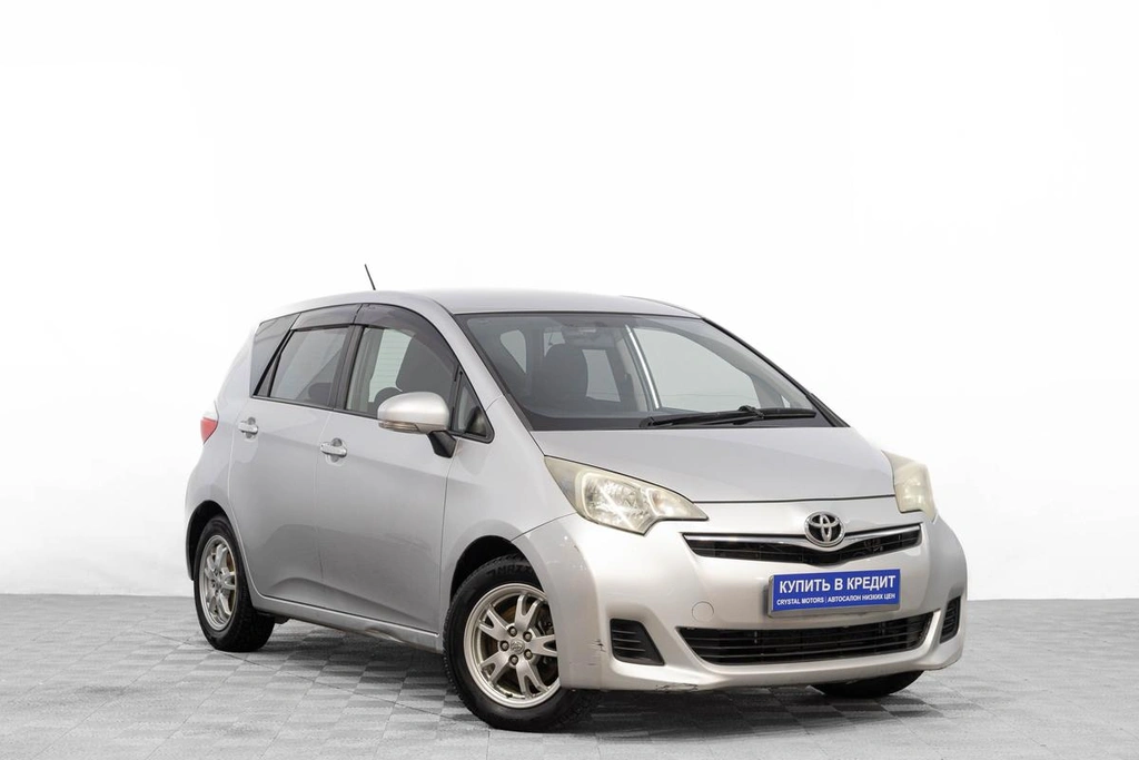 Хетчбэк Toyota Ractis 2011 года, 839000 рублей, Барнаул