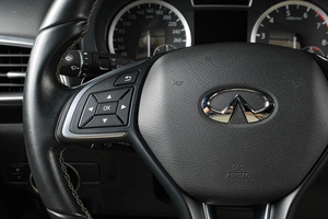 Хетчбэк Infiniti Q30 2017 года, 3099000 рублей, Тюмень