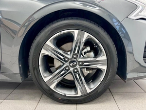 Седан Kia K5 2019 года, 2499000 рублей, Красноярск