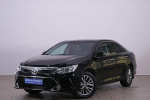 Седан Toyota Camry 2016 года, 1729000 рублей, Омск