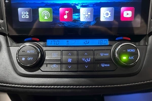 Внедорожник Toyota RAV4 2016 года, 2690000 рублей, Красноярск