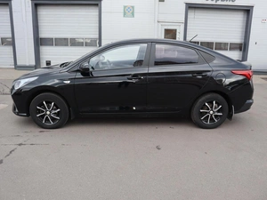 Седан Hyundai Solaris 2021 года, 1950000 рублей, Железногорск