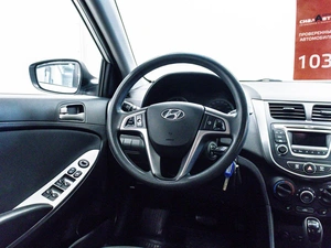 Седан Hyundai Solaris 2015 года, 1035000 рублей, Красноярск