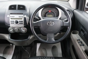 Хетчбэк Toyota Passo 2004 года, 359000 рублей, Омск