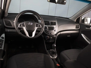 Седан Hyundai Solaris 2015 года, 1130000 рублей, Омск