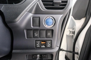 Минивэн Toyota Voxy 2014 года, 2049000 рублей, Красноярск