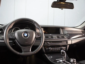 Седан BMW 5 серия 2015 года, 1700000 рублей, Омск