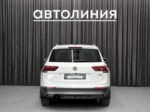 Внедорожник Volkswagen Tiguan 2017 года, 2199000 рублей, Красноярск