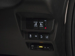 Минивэн Honda Freed 2019 года, 1589000 рублей, Красноярск