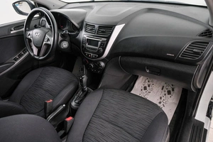 Седан Hyundai Solaris 2015 года, 899000 рублей, Красноярск