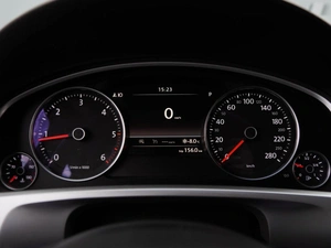 Внедорожник Volkswagen Touareg 2015 года, 2290000 рублей, Волгоград