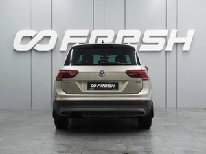 Внедорожник Volkswagen Tiguan 2018 года, 2089000 рублей, Воронеж