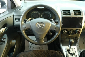 Седан Toyota Corolla 2008 года, 1049000 рублей, Омск
