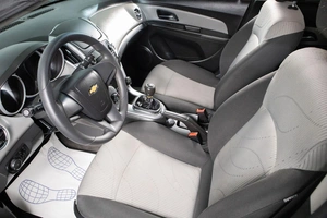 Седан Chevrolet Cruze 2013 года, 809000 рублей, Сургут