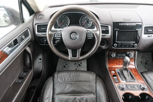 Внедорожник Volkswagen Touareg 2013 года, 1889000 рублей, Красноярск