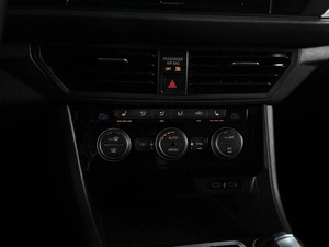 Седан Volkswagen Jetta 2021 года, 1949000 рублей, Аксай