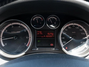 Хетчбэк Peugeot 308 2011 года, 515000 рублей, Краснодар