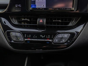 Внедорожник Toyota C-HR 2018 года, 2050000 рублей, Краснодар