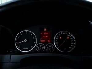 Внедорожник Volkswagen Tiguan 2008 года, 1100000 рублей, Волгоград