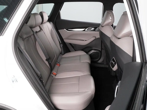 Внедорожник Geely Atlas 2026 года, 3299000 рублей, Красный Пахарь