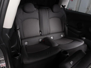 Хетчбэк MINI Cooper 2022 года, 2698000 рублей, Красный Пахарь