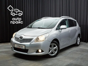 Минивэн Toyota Verso 2010 года, 999000 рублей, Красноярск
