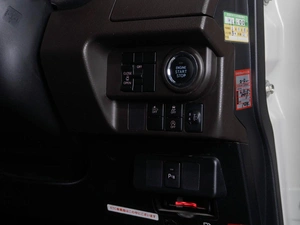 Минивэн Toyota Roomy 2022 года, 1220000 рублей, Тюмень
