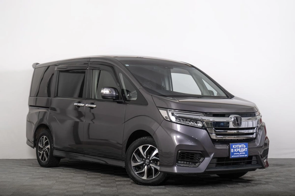 Минивэн Honda Stepwgn Spada 2019 года, 2699000 рублей, Томск