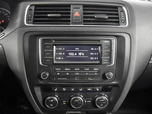 Седан Volkswagen Jetta 2013 года, 943100 рублей, Казань