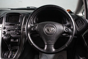 Внедорожник Toyota Harrier 2002 года, 1029000 рублей, Сургут