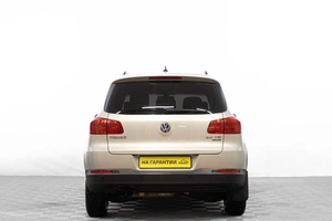 Внедорожник Volkswagen Tiguan 2012 года, 1189000 рублей, Барнаул
