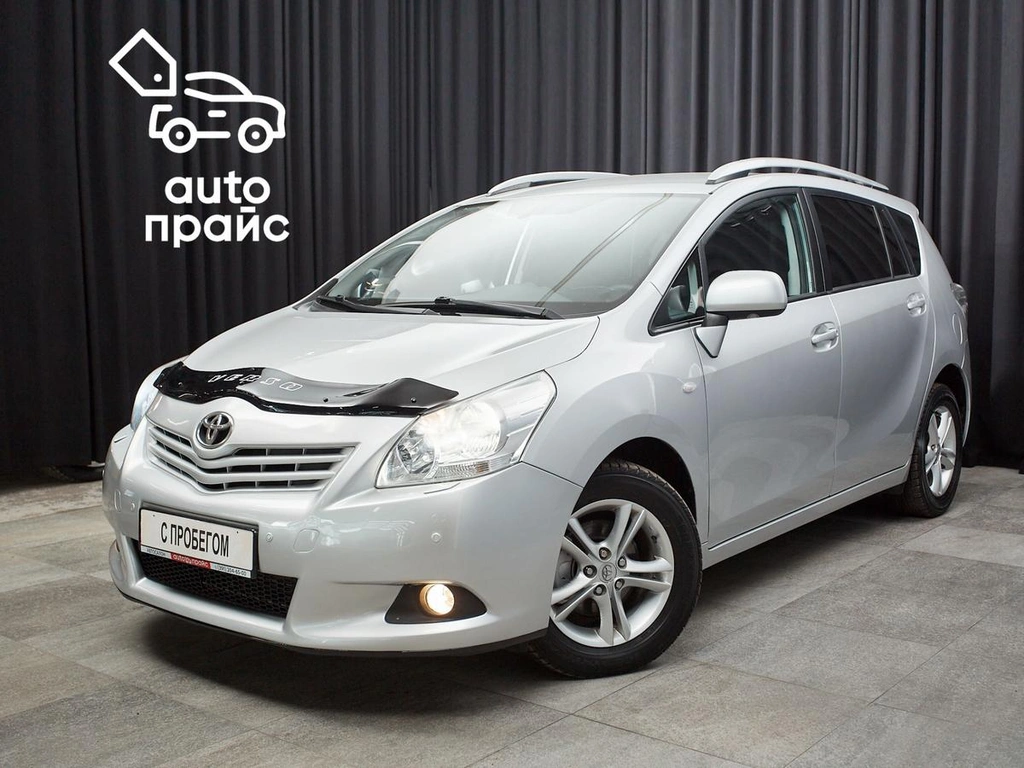 Минивэн Toyota Verso 2011 года, 1249000 рублей, Красноярск