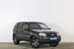 Внедорожник Chevrolet Niva 2018 года, 749000 рублей, Тюмень