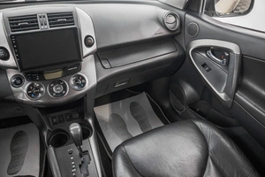 Внедорожник Toyota RAV4 2009 года, 1379000 рублей, Барнаул