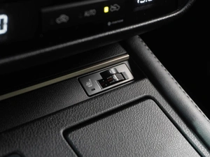 Седан Lexus ES 2017 года, 2949000 рублей, Тюмень