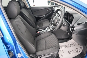 Хетчбэк Mazda Demio 2017 года, 1079000 рублей, Красноярск